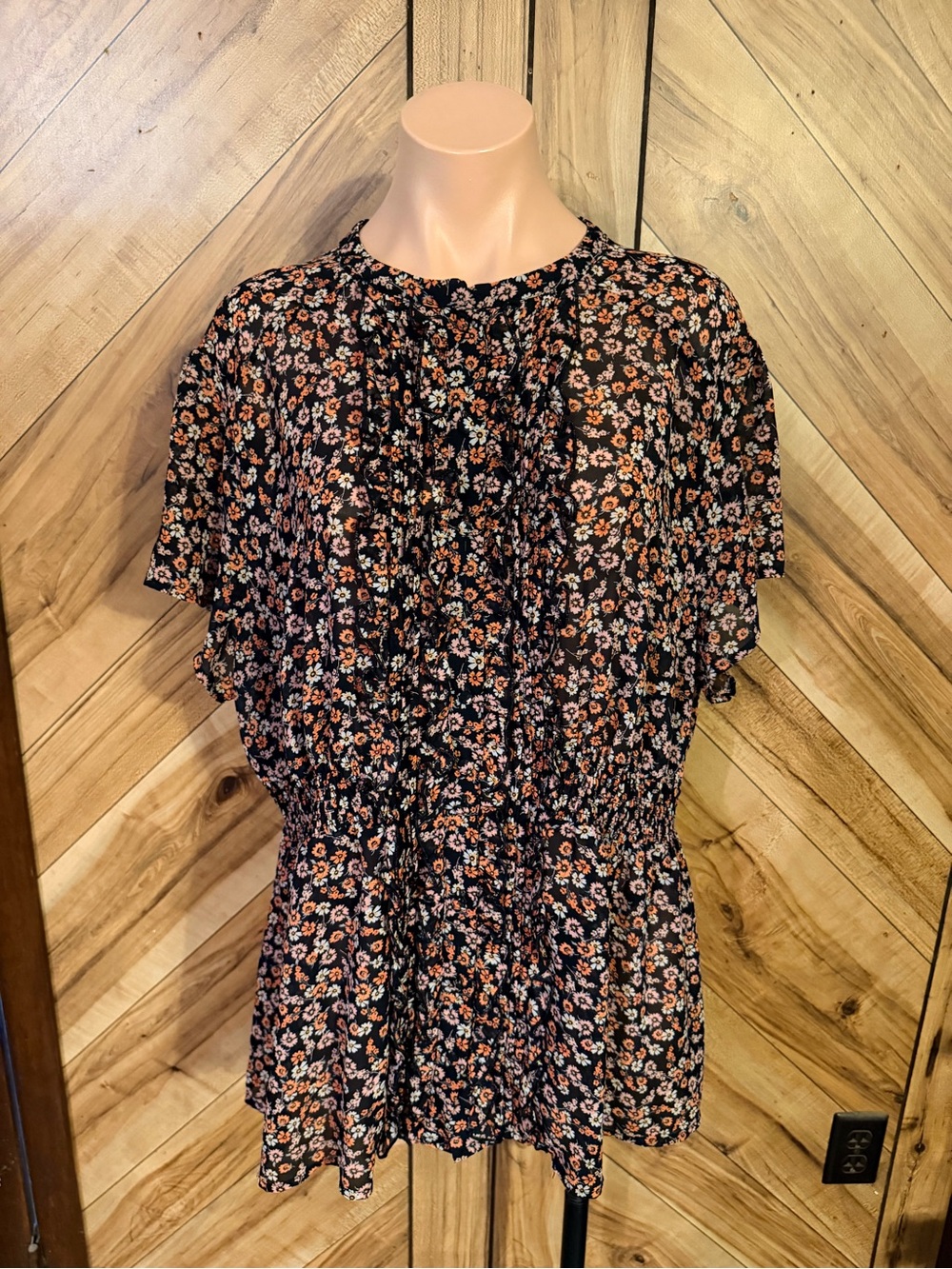 Torrid Women’s 3X Floral Smocked Waist Ruffle Front Short Sleeve Blouse Top - Picture 2 of 9